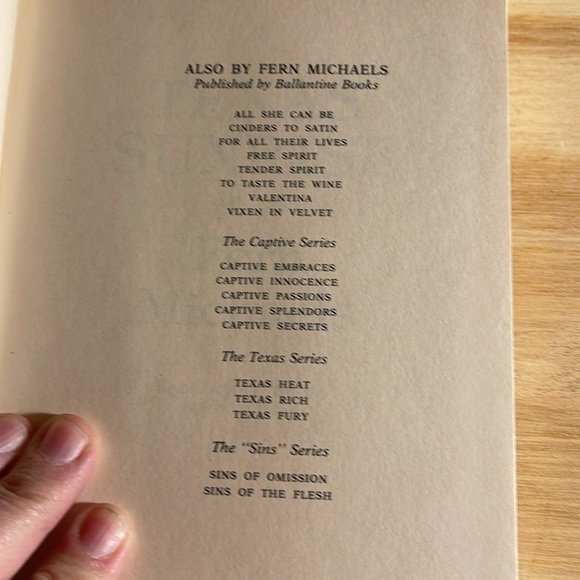 📚2/$14; 3/$16; 4/$18; 5/$20 ADD $2 for any additional books! ENJOY📚📚📚 - Picture 3 of 6